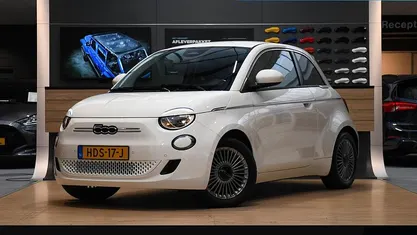 Wit Occasion 2025 Fiat 500e Urban Hatchback | € 20.495 (Eerlijke prijs)