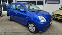 Blauw, metallic lak Gebruikt 2008 Kia Picanto First Edition Hatchback | € 1.750 (Eerlijke prijs)