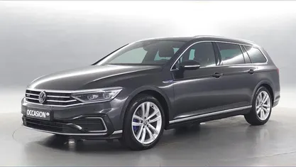 Grijs, metallic lak Gebruikt 2023 VW Passat Business Stationwagen | € 37.090 (Eerlijke prijs)