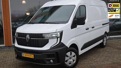 Bestelauto Gebruikt 2024 Renault Master Van | € 38.950 (Eerlijke prijs)