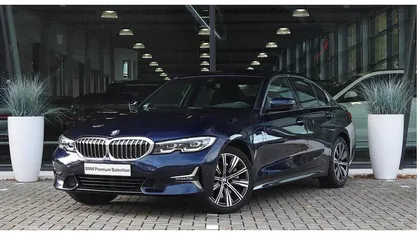 Blauw Gebruikt 2021 BMW 330e Executive Sedan | € 32.850 (Goede deal)
