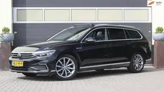 Zwart, metallic lak Gebruikt 2021 VW Passat Business Stationwagen | € 23.700 (Eerlijke prijs)