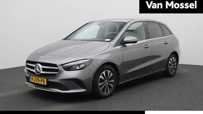 Grijs Gebruikt 2022 Mercedes B180 Business MPV | € 26.900 (Goede deal)