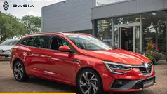 Rouge flamme (rood metallic) Gebruikt 2022 Renault Mégane IV R.S. Stationwagen | € 23.900 (Eerlijke prijs)