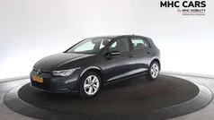 Gebruikt 2021 VW Golf VIII Life Hatchback | € 18.600 (Eerlijke prijs)