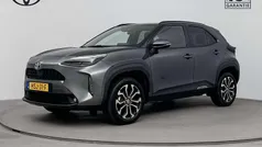 Grijs, metallic lak Gebruikt 2023 Toyota Yaris Cross Limited SUV | € 28.745 (Eerlijke prijs)