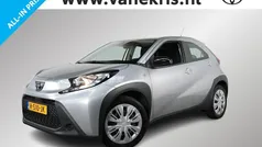 Zilver Gebruikt 2022 Toyota Aygo Play Hatchback | € 15.200 (Eerlijke prijs)