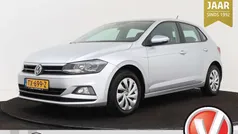 Grijs, metallic lak Gebruikt 2018 VW Polo Comfortline Hatchback | € 11.399 (Eerlijke prijs)