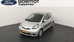 Grijs (metallic) Gebruikt 2012 Toyota Aygo Comfort Hatchback | € 4.945 (Eerlijke prijs)