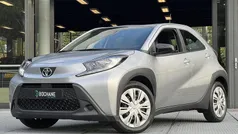Grijs Gebruikt 2022 Toyota Aygo Play Hatchback | € 16.745 (Eerlijke prijs)