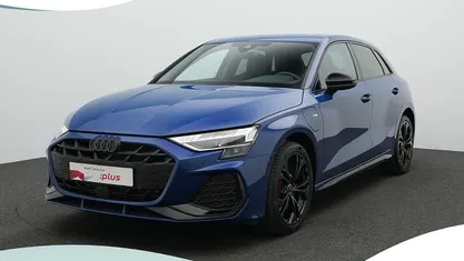 Blauw (metallic) Nieuw 2025 Audi A3 Sportback e-tron S-Line Hatchback | € 48.900 (Eerlijke prijs)