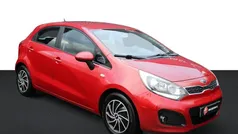 Rood Gebruikt 2014 Kia Rio Hatchback | € 7.200 (Eerlijke prijs)