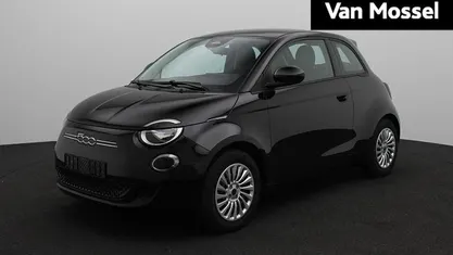 Zwart Nieuw 2025 Fiat 500e Hatchback | € 25.995 (Goede deal)