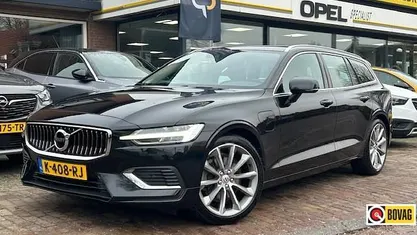 Zwart (metallic) Occasion 2021 Volvo V60 Business Edition Stationwagen | € 25.900 (Super prijs)