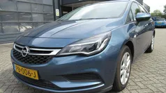 Blauw Gebruikt 2017 Opel Astra Edition Stationwagen | € 8.950 (Goede deal)