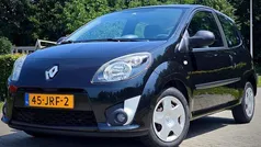 Zwart Gebruikt 2009 Renault Twingo Dynamique Hatchback | € 1.950 (Eerlijke prijs)