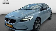 Blauw Gebruikt 2017 Volvo V40 Stationwagen | € 16.450 (Eerlijke prijs)