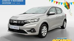 Gris moonstone kqf (licht grijs) Gebruikt 2023 Dacia Sandero Expression Hatchback | € 15.735 (Eerlijke prijs)