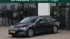 Zwart, metallic lak Gebruikt 2023 Skoda Superb Ambition Stationwagen | € 30.950 (Super prijs)