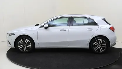 Gebruikt 2021 Mercedes A250 Luxury Hatchback | € 26.945 (Eerlijke prijs)