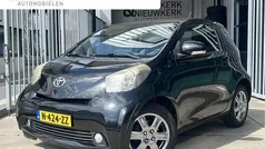 Zwart Gebruikt 2009 Toyota iQ Comfort Hatchback | € 4.399 (Eerlijke prijs)