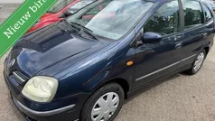 Blauw Gebruikt 2004 Nissan Almera Tino MPV | € 699 (Super prijs)
