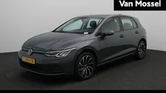 Grijs Gebruikt 2023 VW Golf VIII Business Hatchback | € 29.900 (Eerlijke prijs)