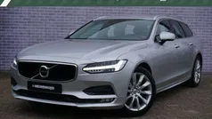Grijs, metallic lak Gebruikt 2019 Volvo V90 Momentum Stationwagen | € 28.899 (Eerlijke prijs)