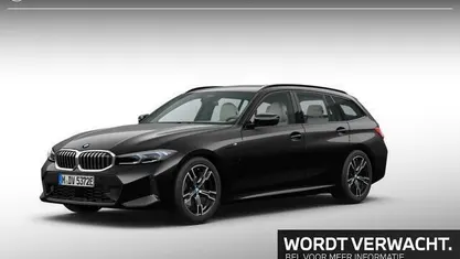 Zwart Gebruikt 2023 BMW 330 M Sport Stationwagen | € 44.900 (Eerlijke prijs)