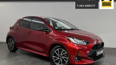 Rood Gebruikt 2020 Toyota Yaris Hybrid Hatchback | € 18.900 (Eerlijke prijs)