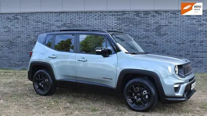 Groen Occasion 2022 Jeep Renegade Limited SUV | € 24.940 (Eerlijke prijs)