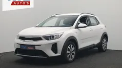 Wit Gebruikt 2023 Kia Stonic SUV | € 18.900 (Goede deal)