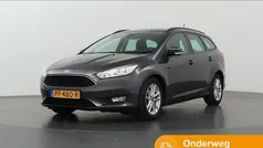 Grijs, metallic lak Gebruikt 2017 Ford Focus Stationwagen | € 10.935 (Eerlijke prijs)