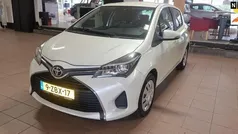 Wit, metallic lak Gebruikt 2015 Toyota Yaris Hatchback | € 8.450 (Eerlijke prijs)