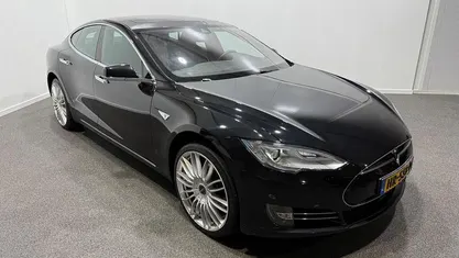 Zwart Gebruikt 2015 Tesla Model S Performance Hatchback | € 18.950 (Eerlijke prijs)