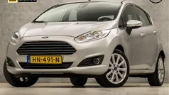 Grijs, metallic lak Gebruikt 2015 Ford Fiesta Titanium Hatchback | € 9.445 (Eerlijke prijs)
