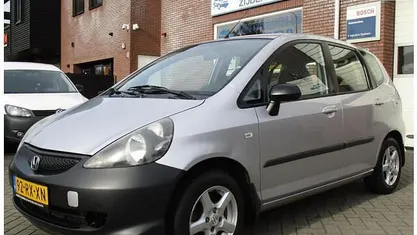 Grijs Gebruikt 2005 Honda Jazz Cool Hatchback | € 1.450 (Eerlijke prijs)