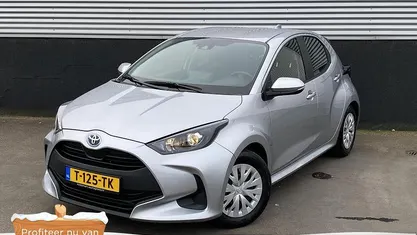 Zilver Occasion 2022 Toyota Yaris Hybrid Active Hatchback | € 20.900 (Eerlijke prijs)