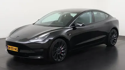 Zwart Gebruikt 2022 Tesla Model 3 Performance Sedan | € 32.690 (Eerlijke prijs)