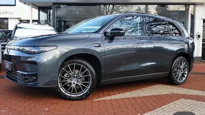 Nieuw Leapmotor C10 215 PK (158 kW) 2025 Grijs SUV