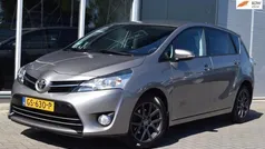 Bruin Gebruikt 2015 Toyota Verso Business Edition MPV | € 12.999 (Eerlijke prijs)
