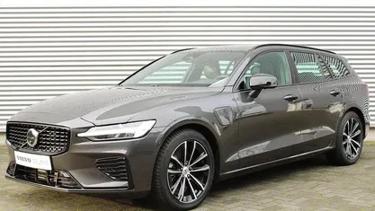 Occasion Volvo V60 Plus 350 PK (257 kW) 2025 Grijs Stationwagen