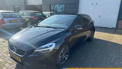 Occasion Volvo V40 Momentum 120 PK (88 kW) 2018 Zwart Stationwagen