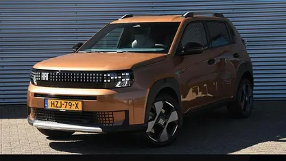 Bruin Nieuw 2025 Fiat Grande Panda La Prima Hatchback | € 26.995 (Eerlijke prijs)