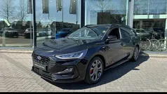 Zwart Gebruikt 2022 Ford Focus ST-Line Stationwagen | € 17.995 (Eerlijke prijs)