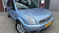 Grijs, metallic lak Gebruikt 2005 Ford Fusion Futura MPV | € 3.999 (Eerlijke prijs)
