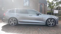 Gebruikt 2021 Volvo V60 R-Design Stationwagen | € 34.990 (Eerlijke prijs)
