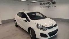 Wit Gebruikt 2014 Kia Rio Sedan | € 7.250 (Eerlijke prijs)
