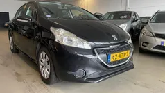 Zwart Gebruikt 2012 Peugeot 208 Active Hatchback | € 3.495 (Eerlijke prijs)