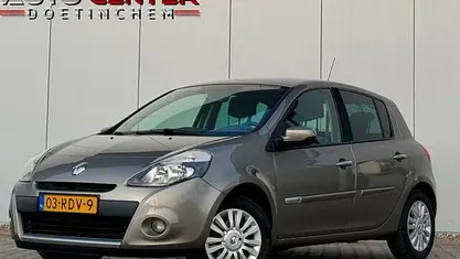 Occasion 2011 Renault Clio II Collection Hatchback | € 2.999 (Eerlijke prijs)